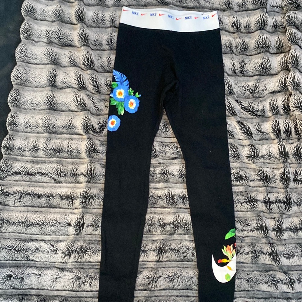 NIKE Black Leggings, Flower Accent.